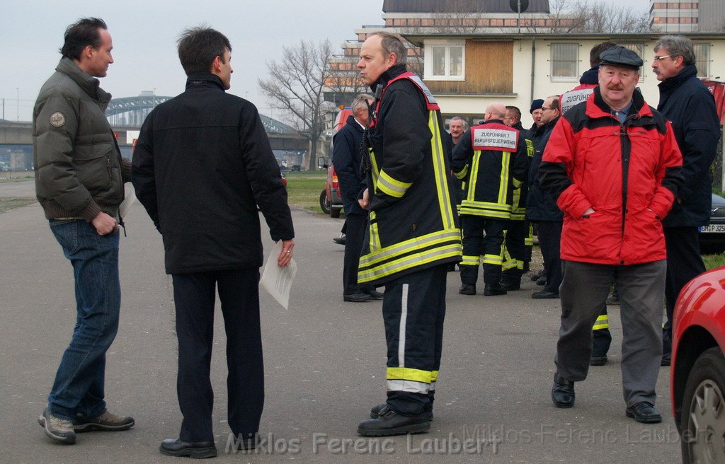 Neue LF`s fuer Koeln Uebergabe in Koeln Deutz an den Wachen  P071.JPG